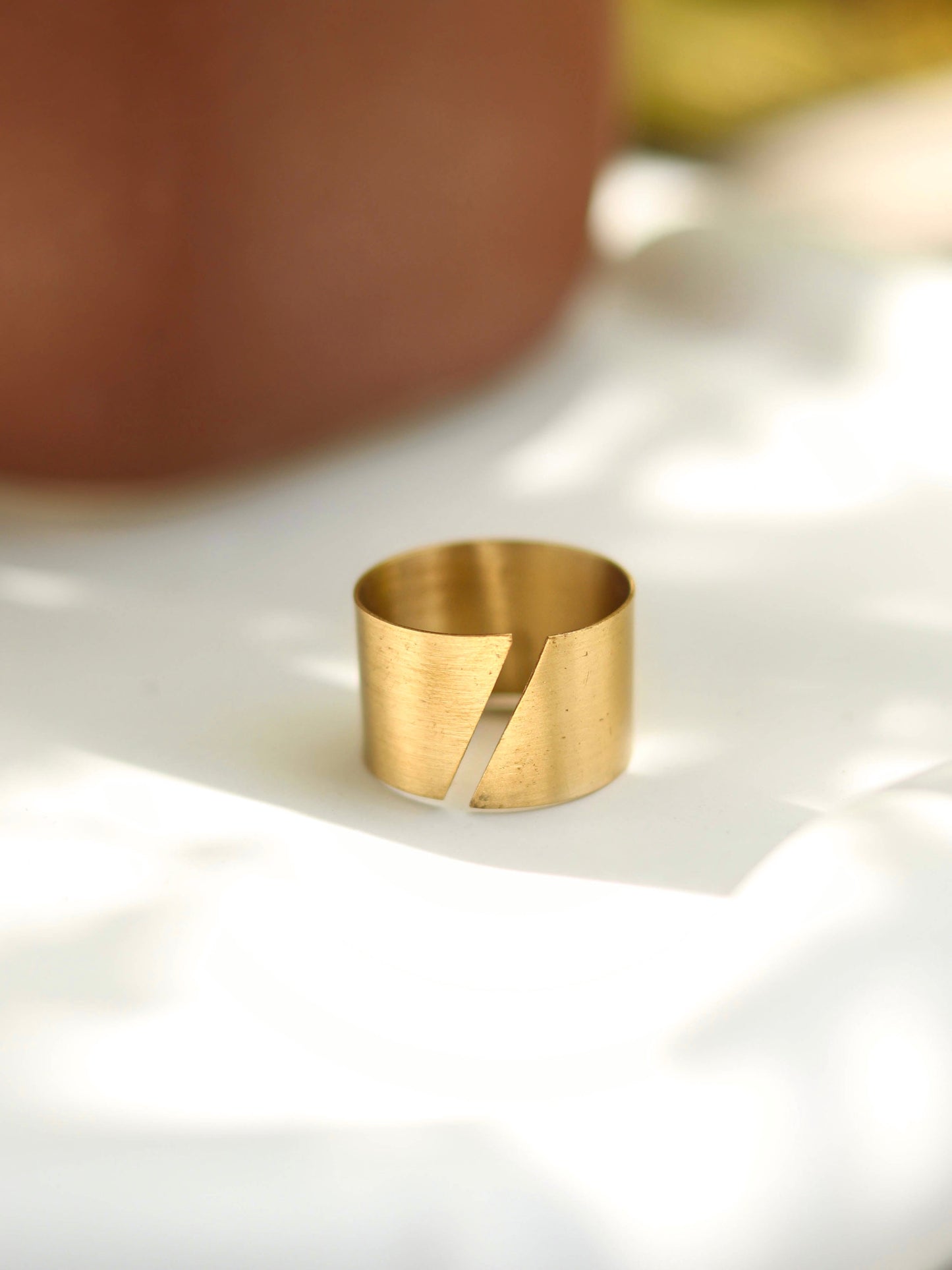 Slant plain Ring